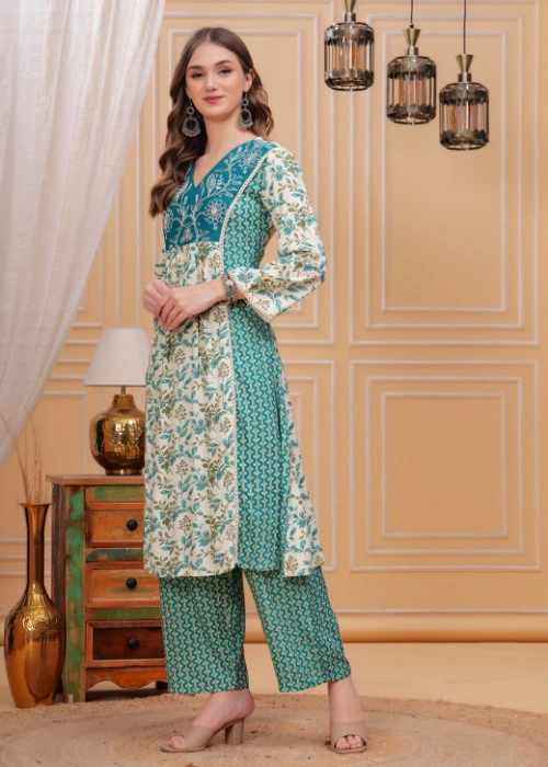 Beautifully Embroidery Straight Kurta with Bottom