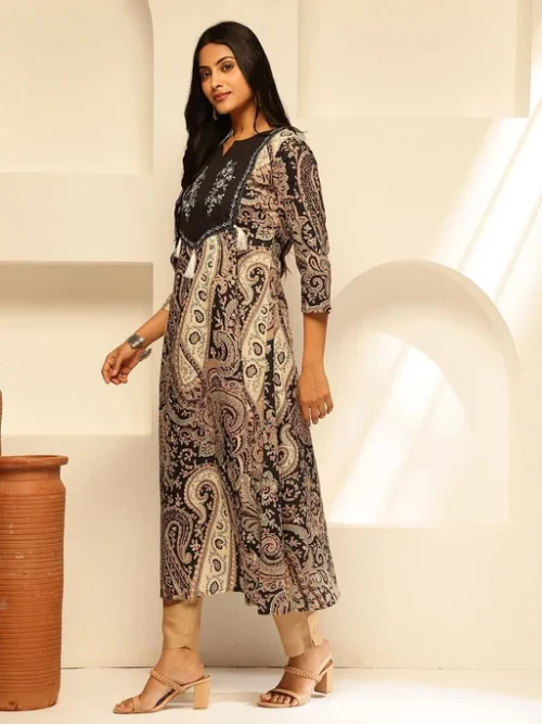 Women Paisley Embroidered Pure Cotton Kurti Women Paisley Embroidered Pure Cotton Kurti