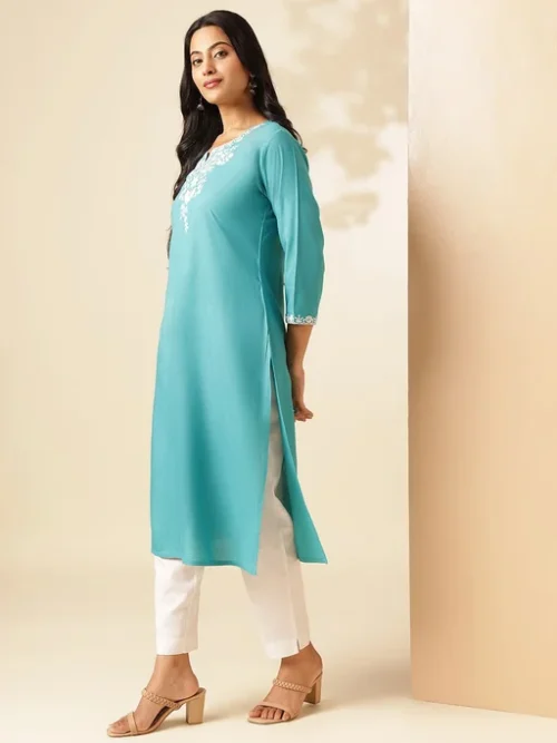 Women Printed Thread Work Floral Kurta Women Printed Thread Work Floral Kurta